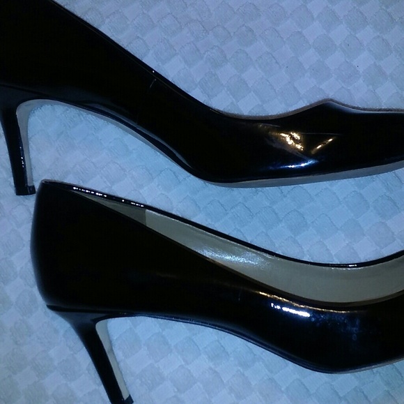 Anne Taylor Black Patent Leather Pumps, sz 8M - Picture 2 of 6